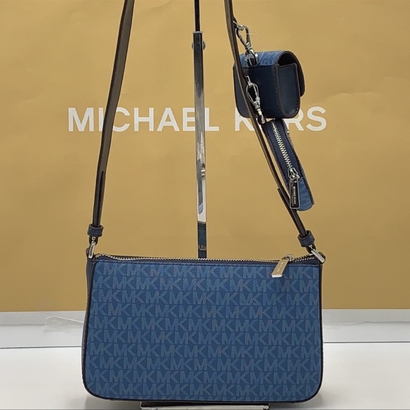 Michael Kors Jet Set Travel Crossbody w Tech Attch - Picture 16 of 16